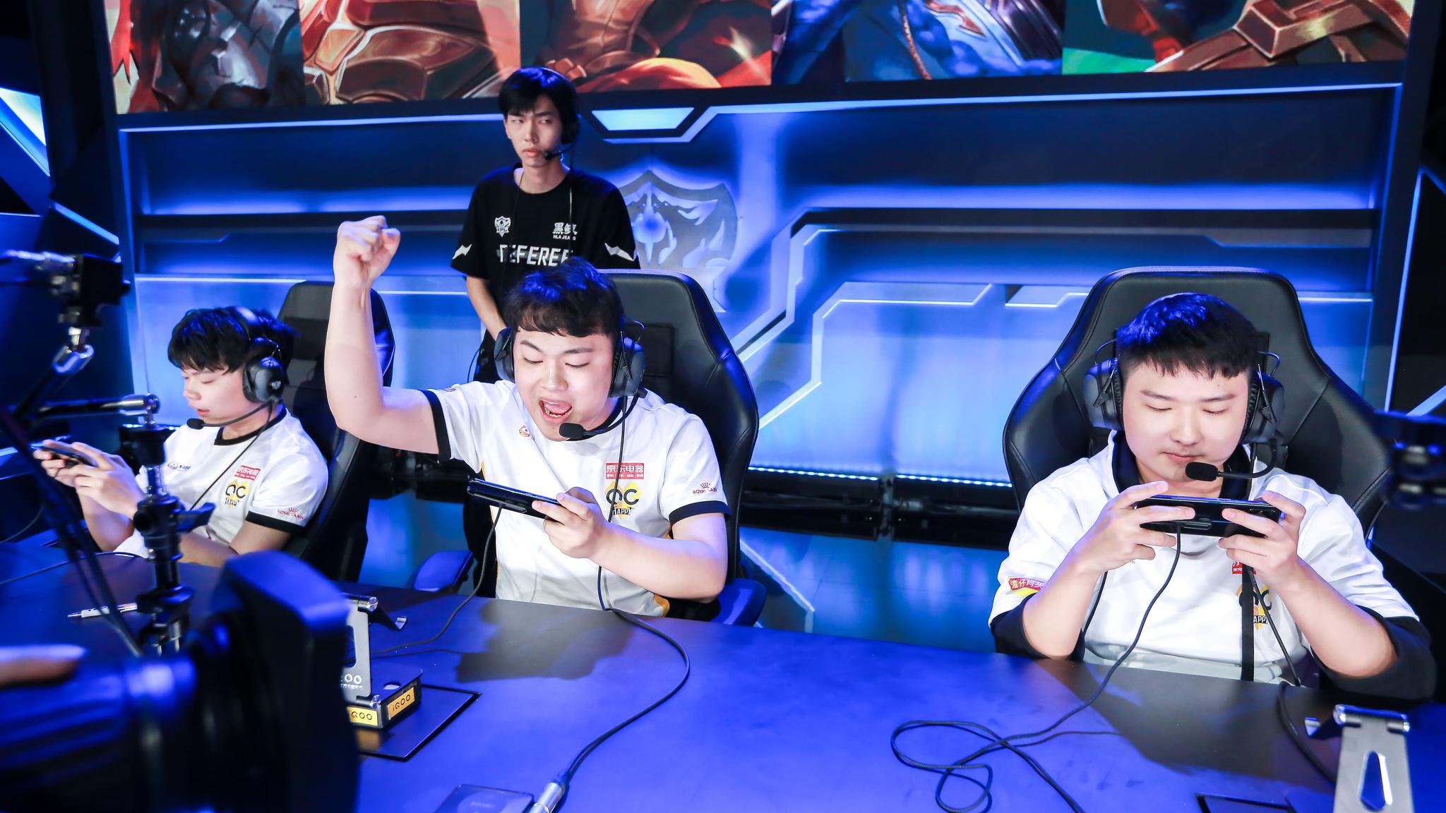 Aurora取消交易，r3salt与clax各回东家